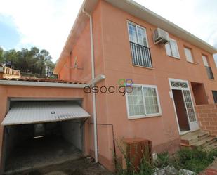 Vista exterior de Casa adosada en venda en Almoguera amb Calefacció