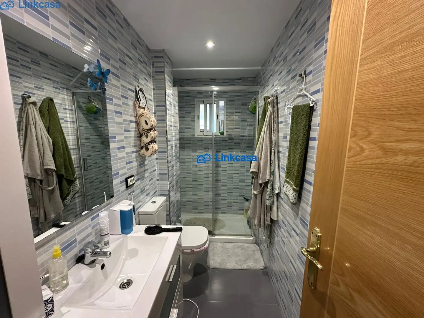 Bathroom of Flat for sale in Madrid  with Air Conditioner and Heating