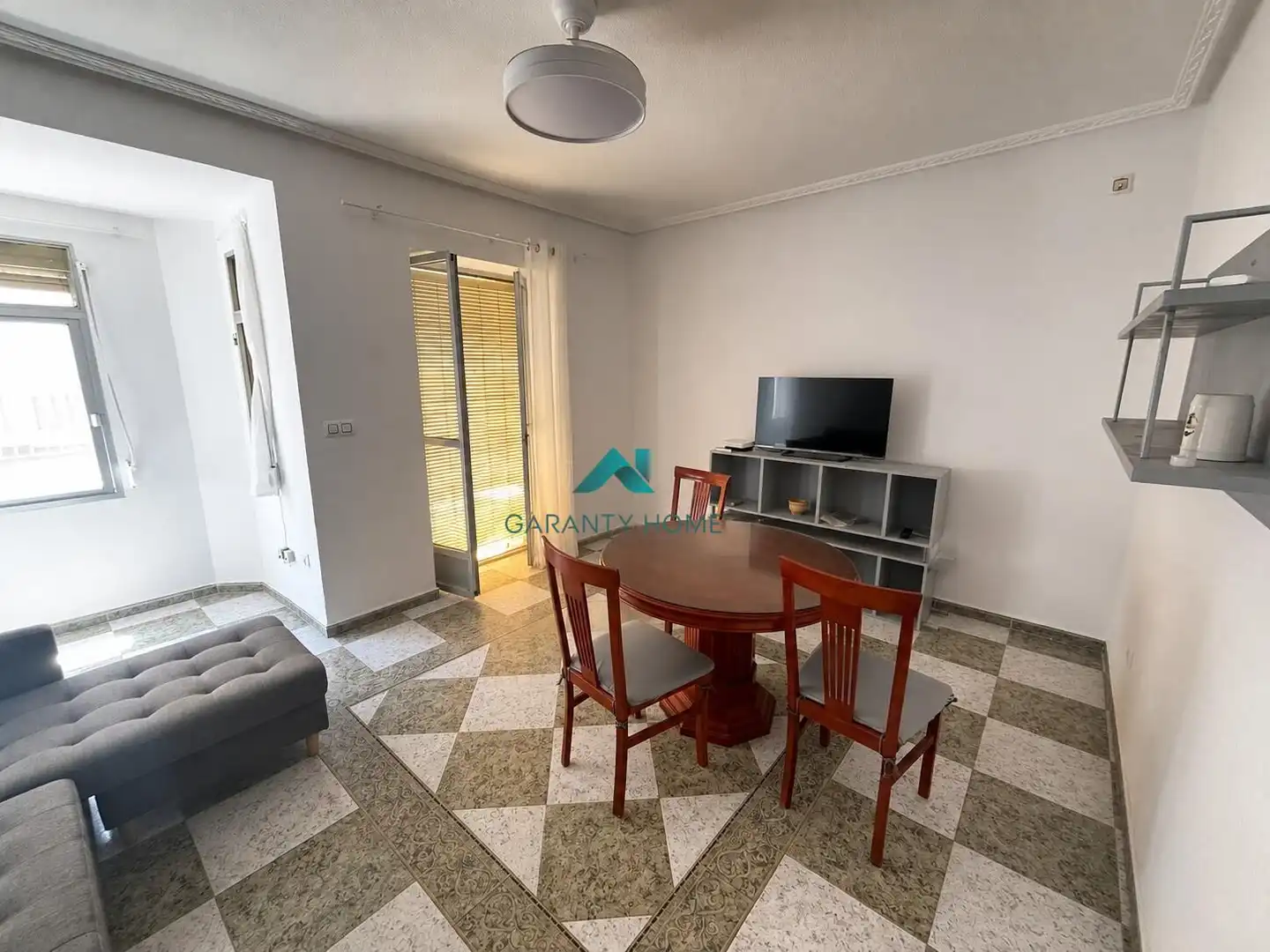 Außenansicht von Wohnung zur Miete in Jaén mit Klimaanlage, Möbliert und Balkon