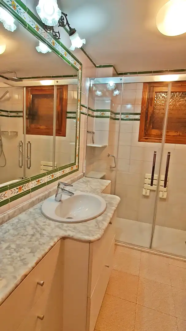 Baño de Apartamento de alquiler en Miramar con Aire acondicionado, Terraza y Amueblado