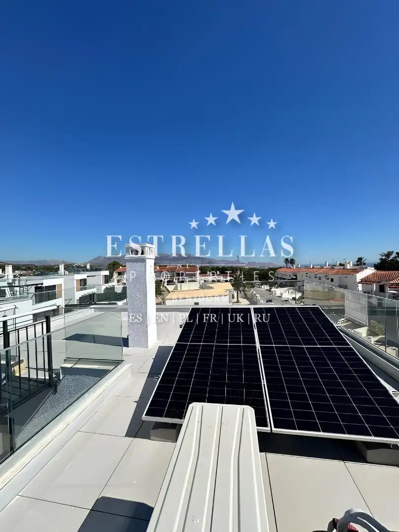 Vista exterior de Casa o chalet en venta en La Nucia con Aire acondicionado, Calefacción y Jardín privado