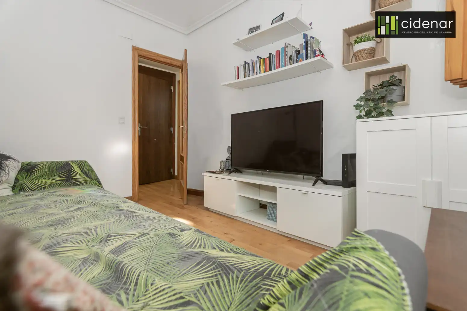 Sala d'estar de Pis en venda en  Pamplona / Iruña amb Moblat i Balcó