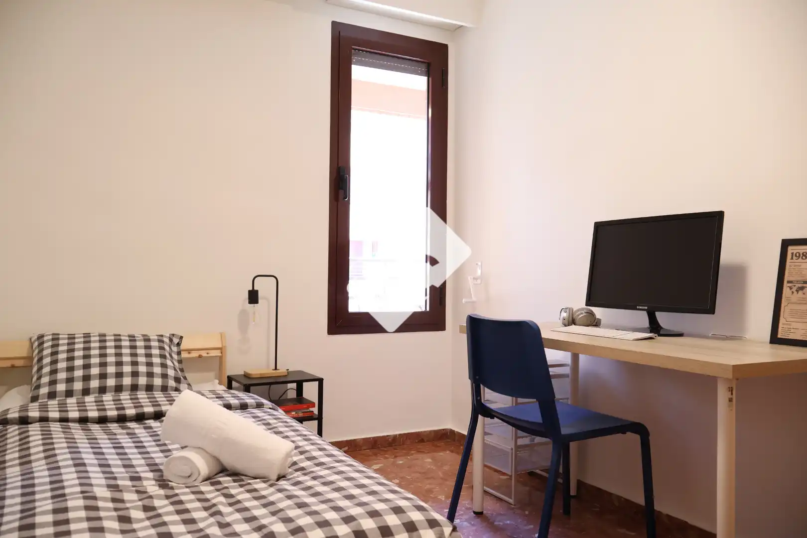 Habitación de Apartamento de alquiler en Valencia con Aire acondicionado, Calefacción y Amueblado