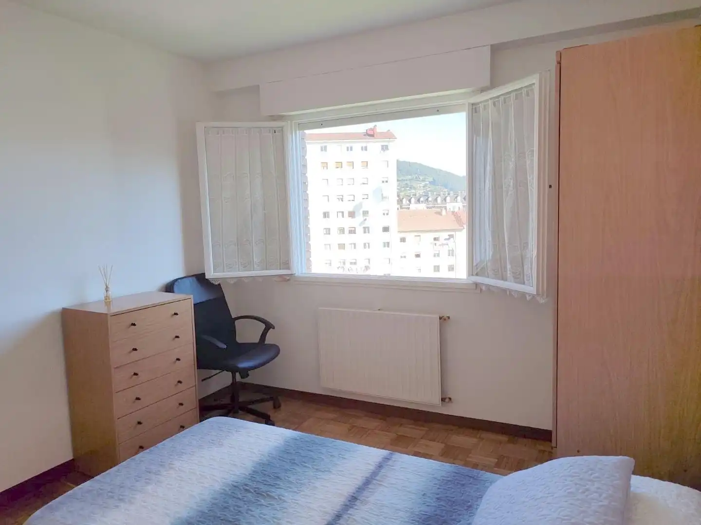 Bedroom of Flat for rent in Oviedo   with Heating and Furnished