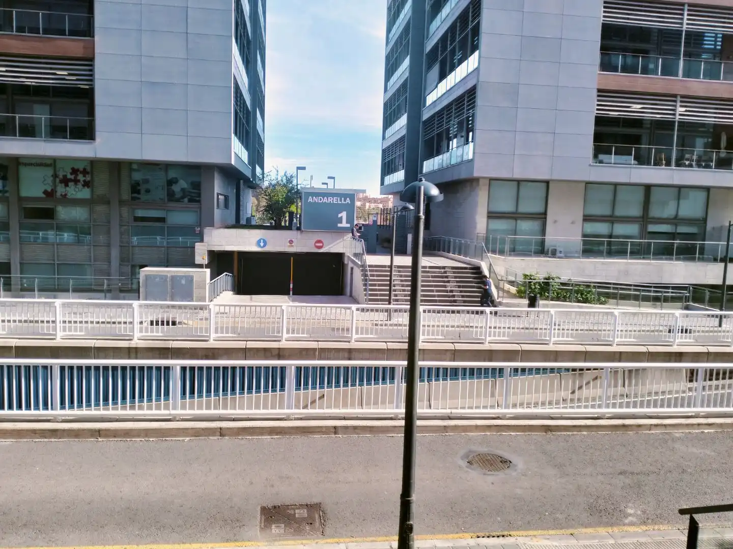 Vista exterior de Garaje de alquiler en Valencia