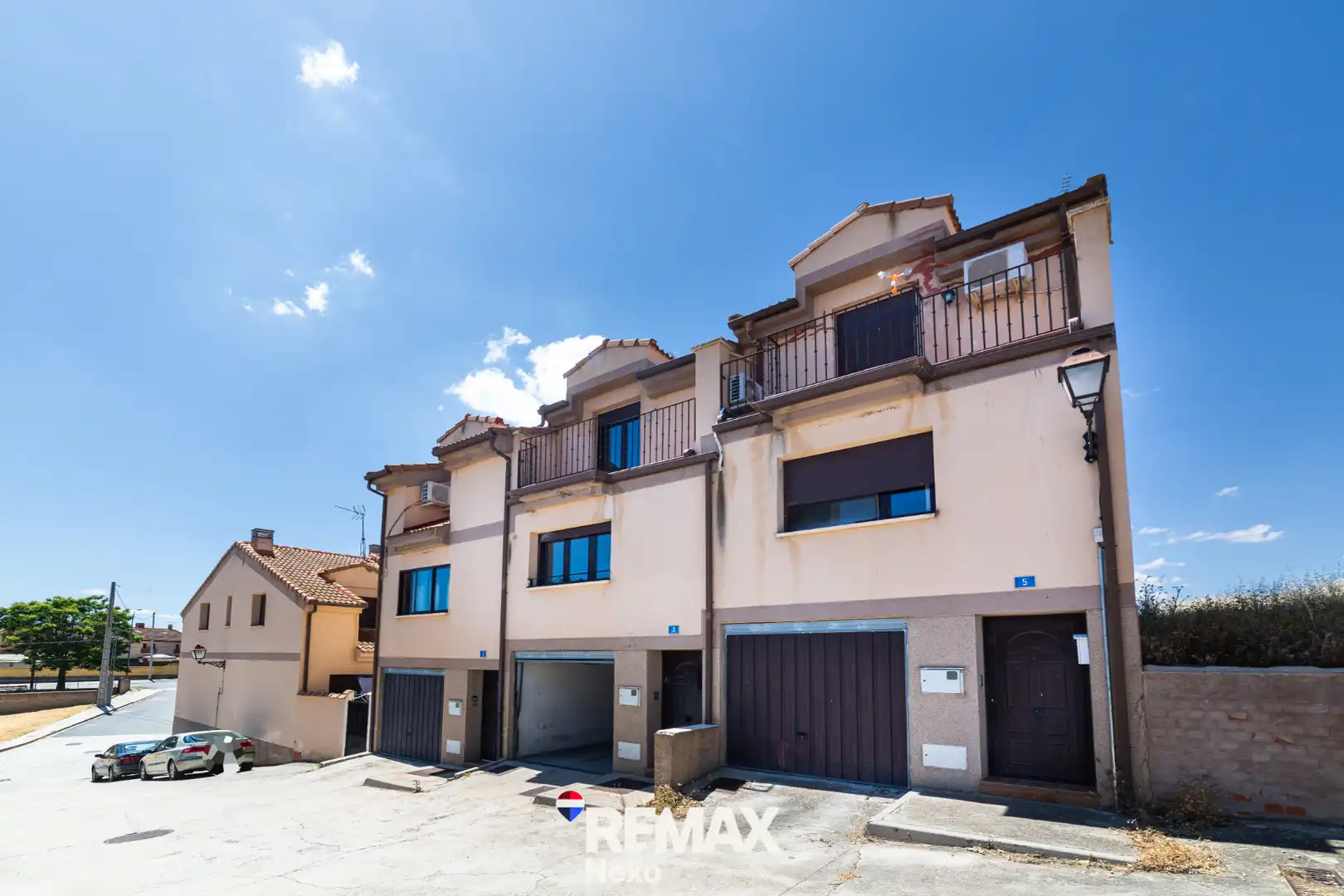 Vista exterior de Casa adosada en venta en Roda de Eresma con Jardín privado, Terraza y Horno