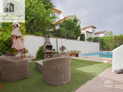 Jardí de Casa o xalet en venda en Las Gabias amb Aire condicionat, Terrassa i Piscina