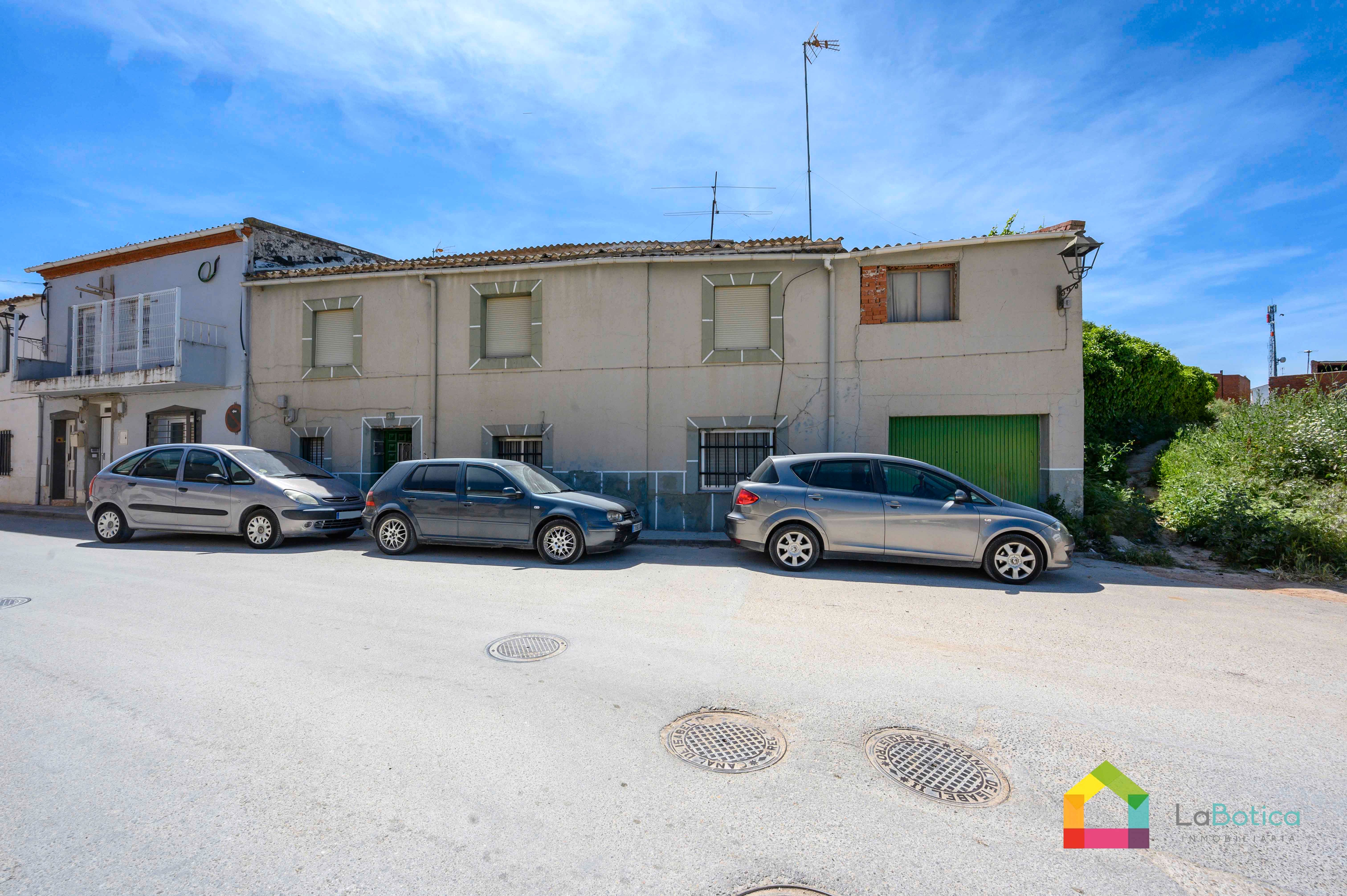 Vista exterior de Casa adosada en venda en Villarejo de Salvanés amb Calefacció, Jardí privat i Traster