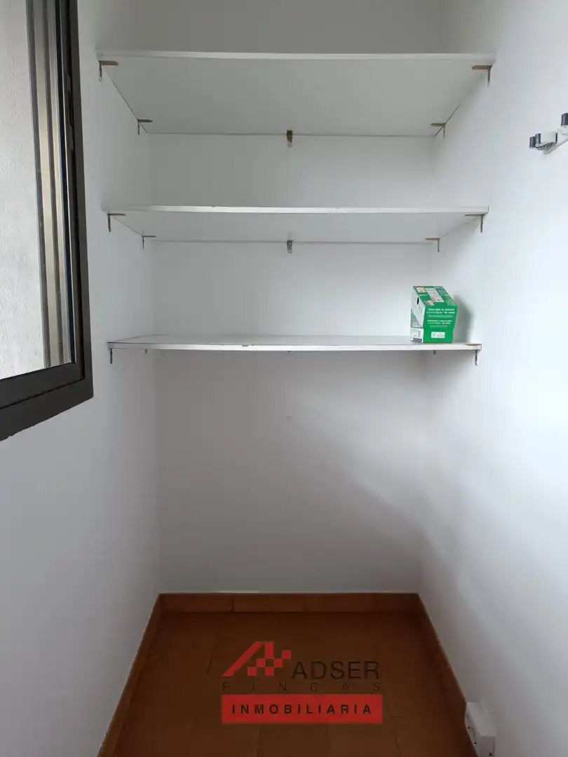 Piso de alquiler en  Logroño con Calefacción, Parquet y Terraza