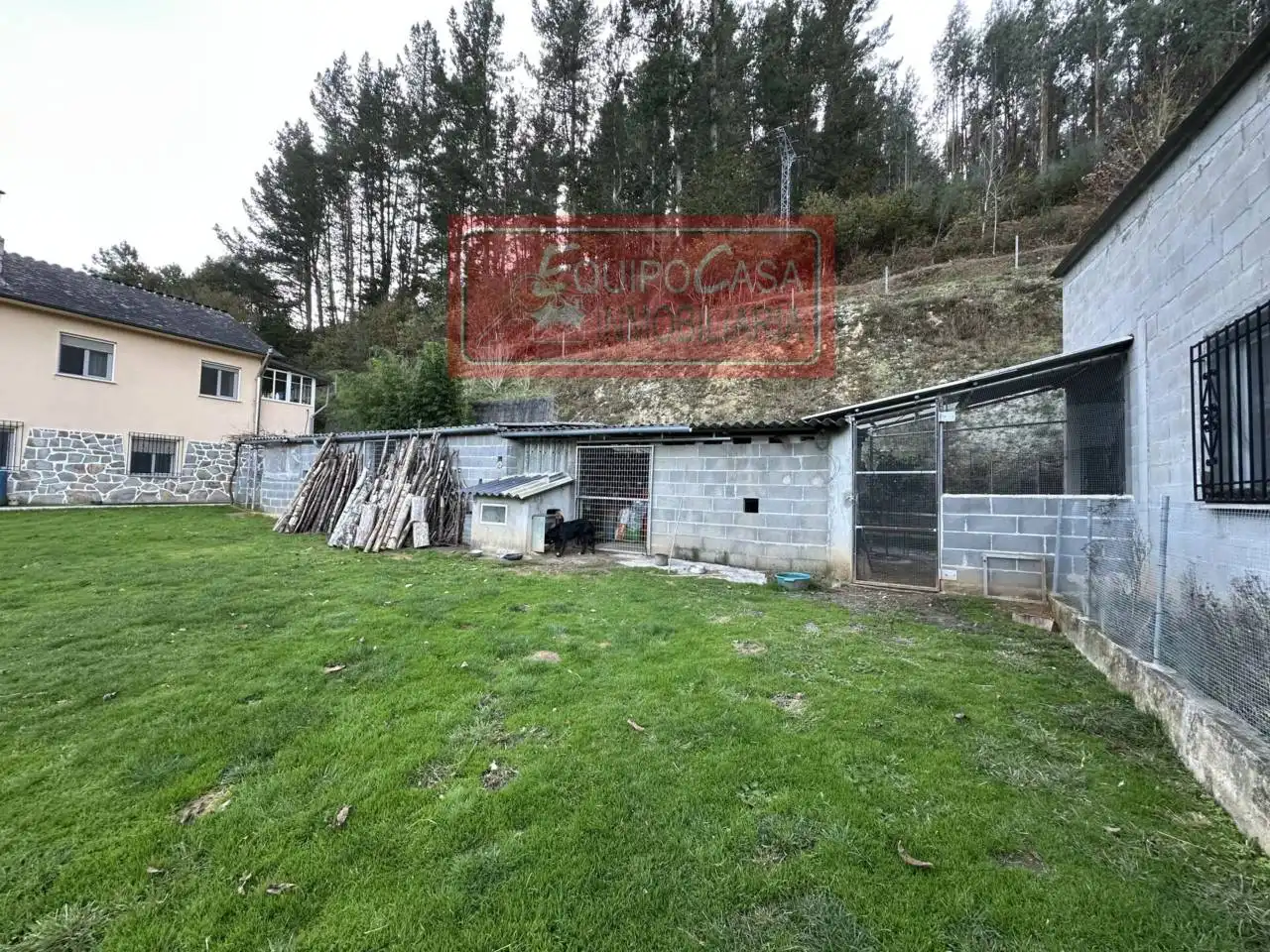Casa o xalet en venda en Ribeira de Piquín amb Calefacció, Jardí privat i Moblat