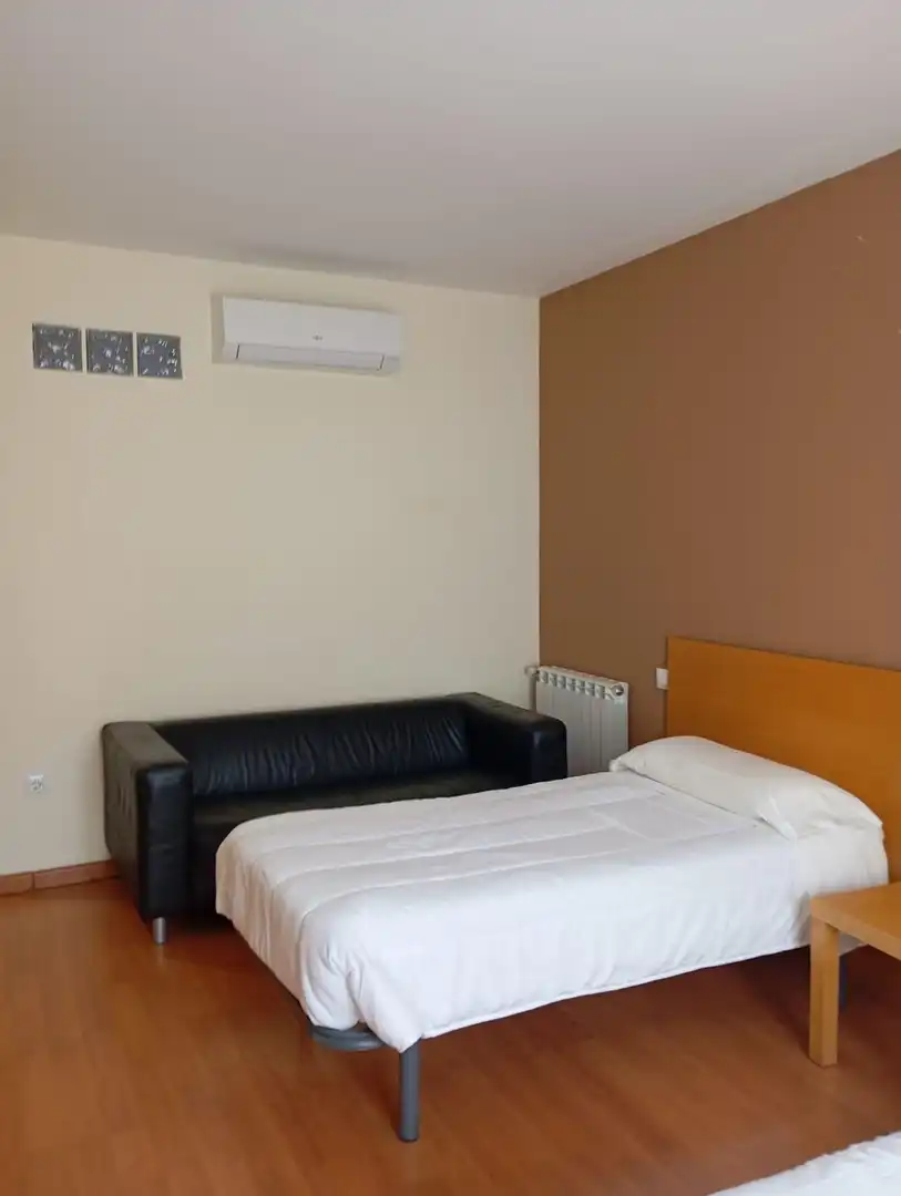 Habitación de Edificio en venta en Baños de Montemayor