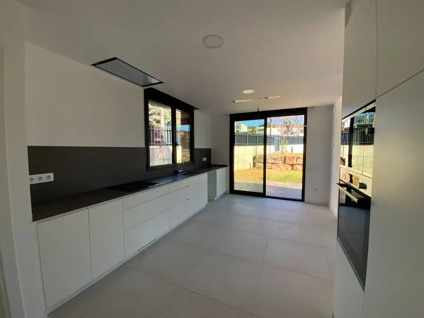 Cocina de Casa o chalet en venta en Mataró con Aire acondicionado, Calefacción y Jardín privado