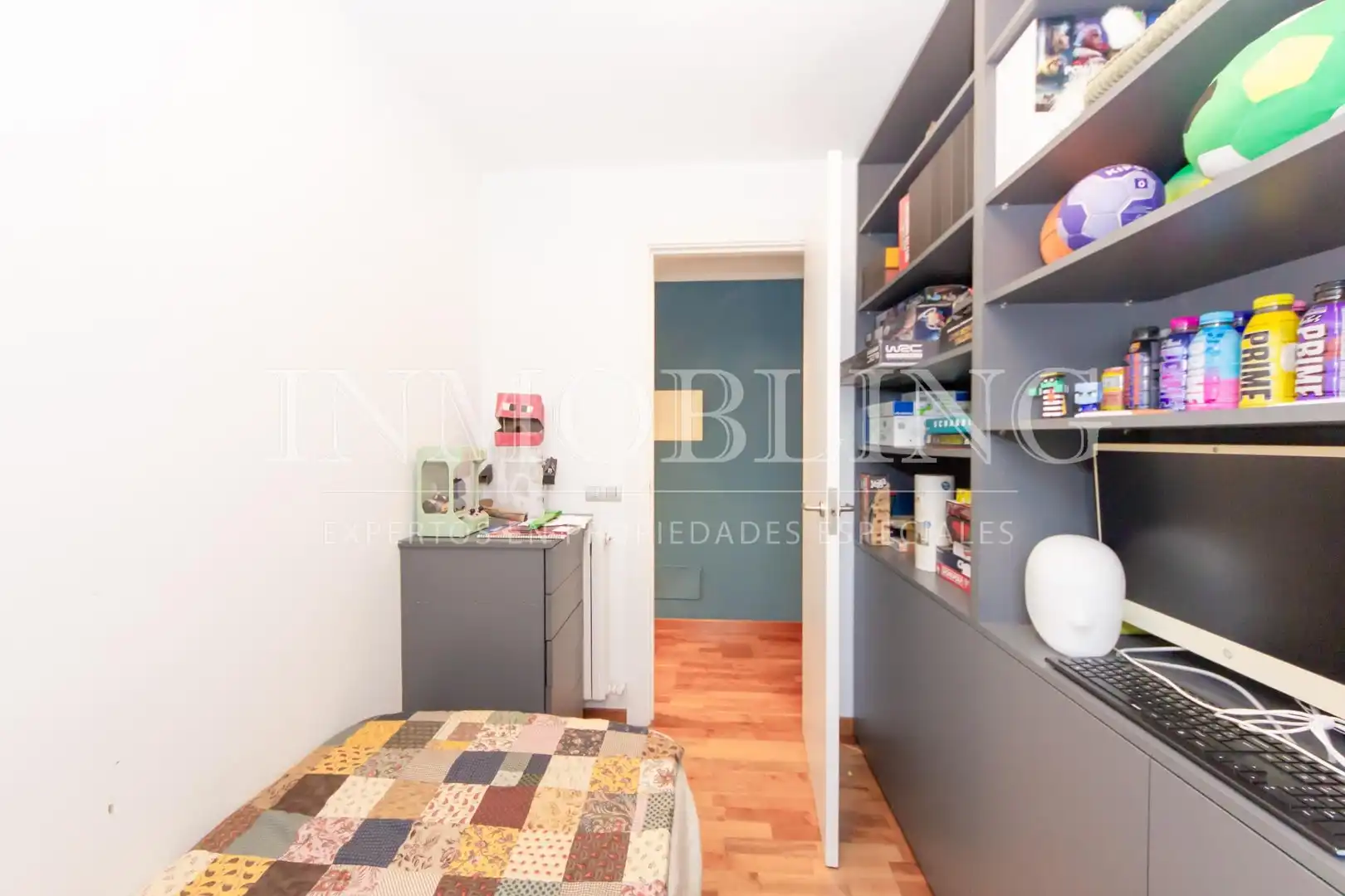 Schlafzimmer von Wohnung zum Verkauf in Mataró mit Klimaanlage, Heizung und Parkett
