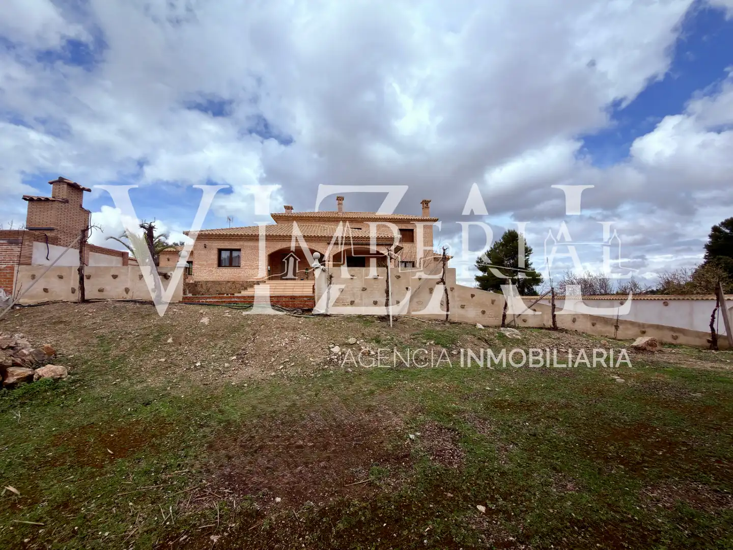 Vista exterior de Casa o xalet en venda en Toledo amb Aire condicionat, Calefacció i Jardí privat