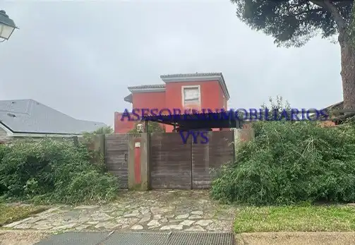 Vista exterior de Casa o xalet en venda en Bollullos de la Mitación amb Jardí privat, Terrassa i Piscina