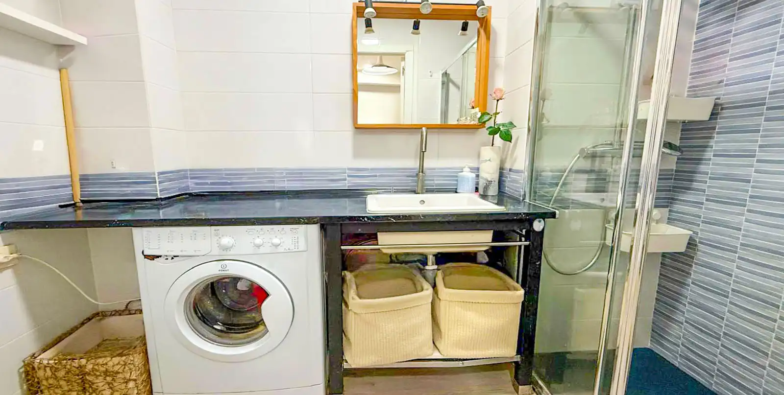 Baño de Estudio en venta en Vigo  con Calefacción, Horno y Lavadora