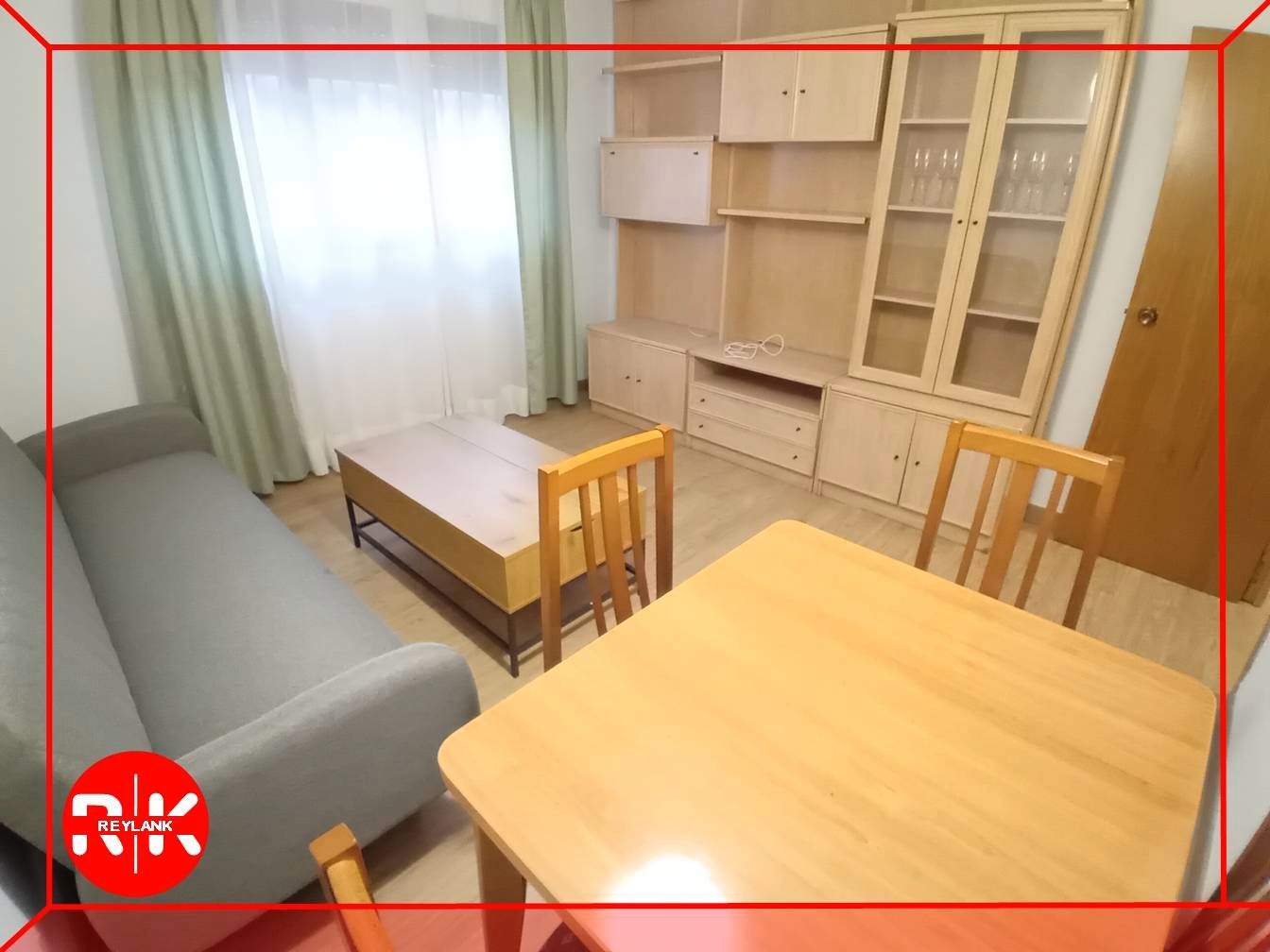 Living room of Flat to rent in San Fernando de Henares  with Heating, Parquet flooring and Storage room