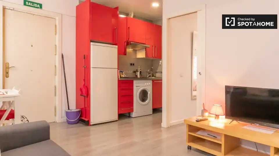 Cocina de Piso de alquiler en Madrid con Aire acondicionado, Calefacción y Amueblado