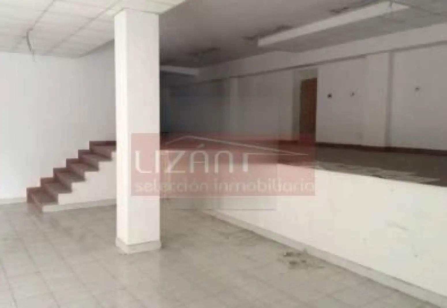 Local en venta en Oviedo 