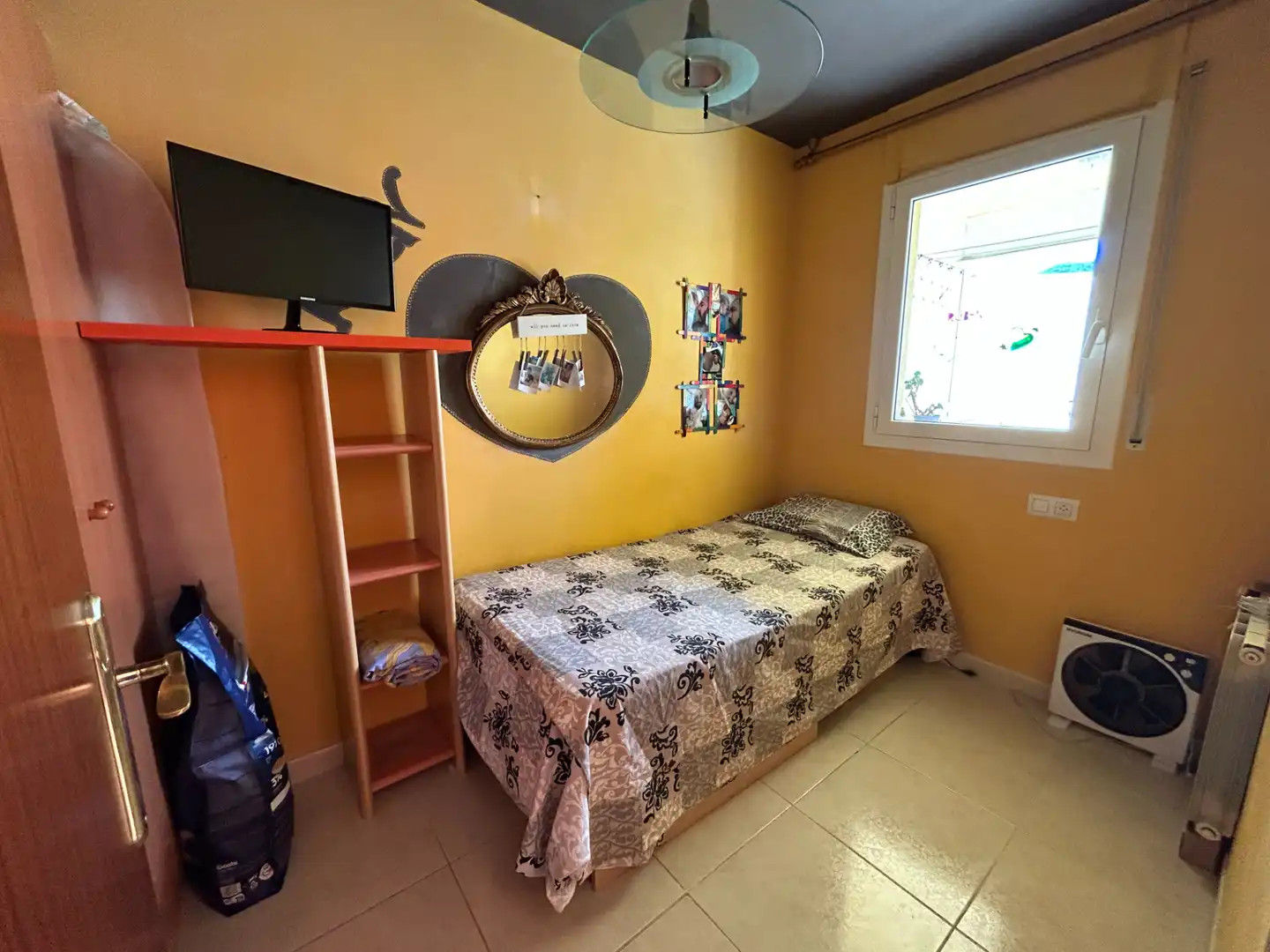 Habitación de Apartamento en venta en Llançà con Aire acondicionado, Calefacción y Terraza