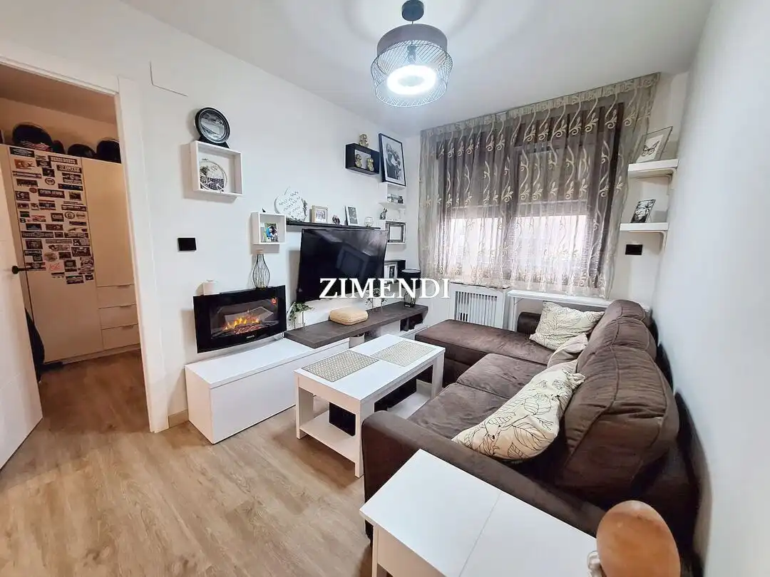 Living room of Flat for sale in Durango  with Heating, Storage room and Furnished