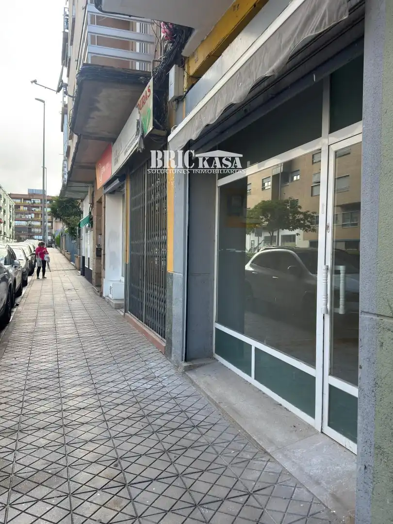 Local comercial en alquiler en SANTA LUISA DE MARILLAC