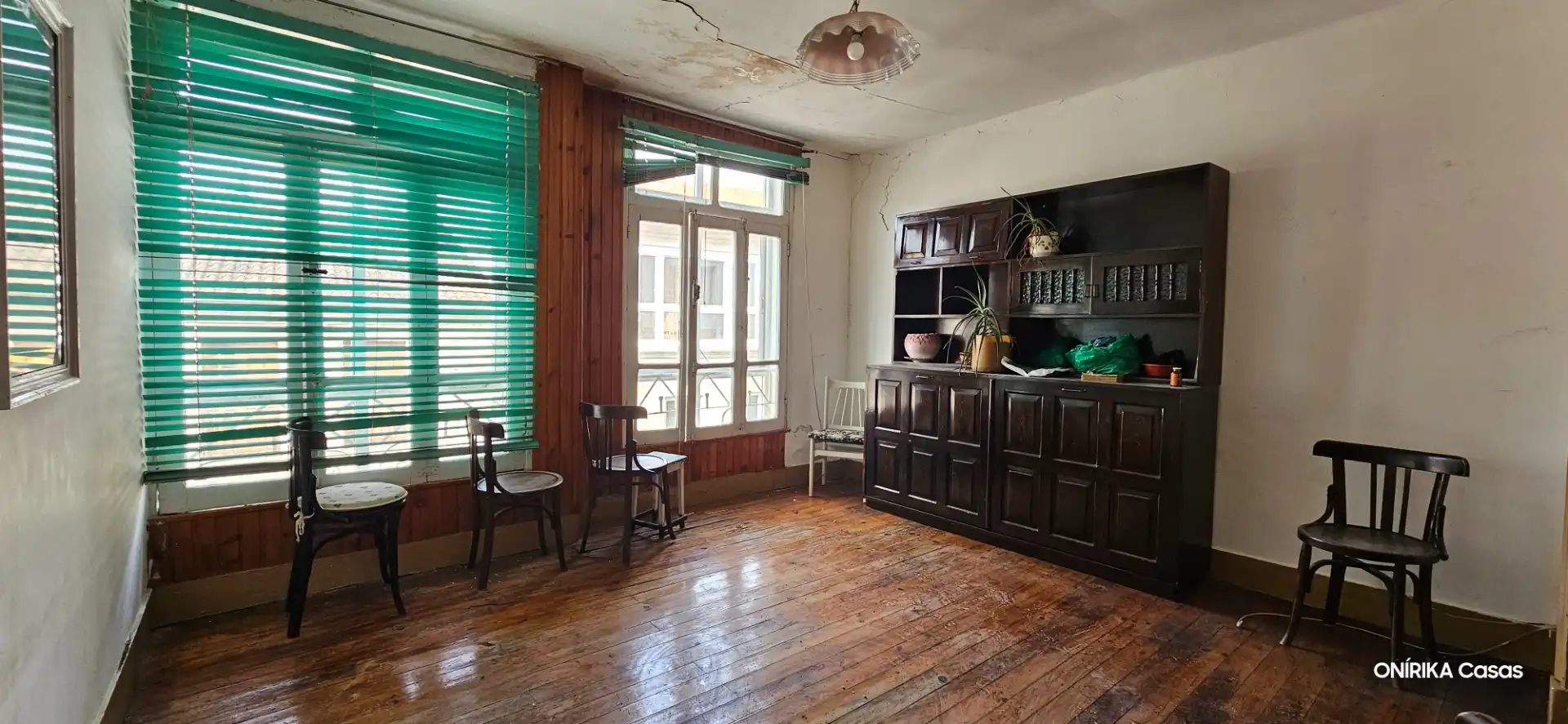 Sala de estar de Edificio en venta en Chantada