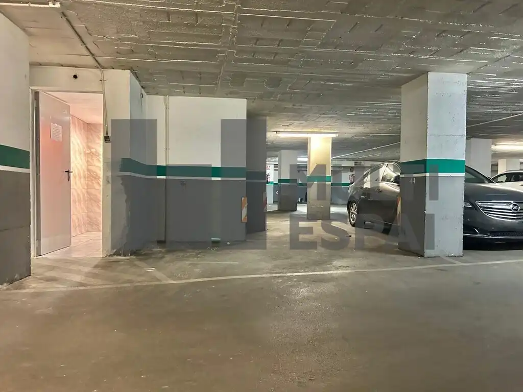 Einzelparkplatz mit Aufzug zum Verkauf in Travessera de les Corts, imagen 4