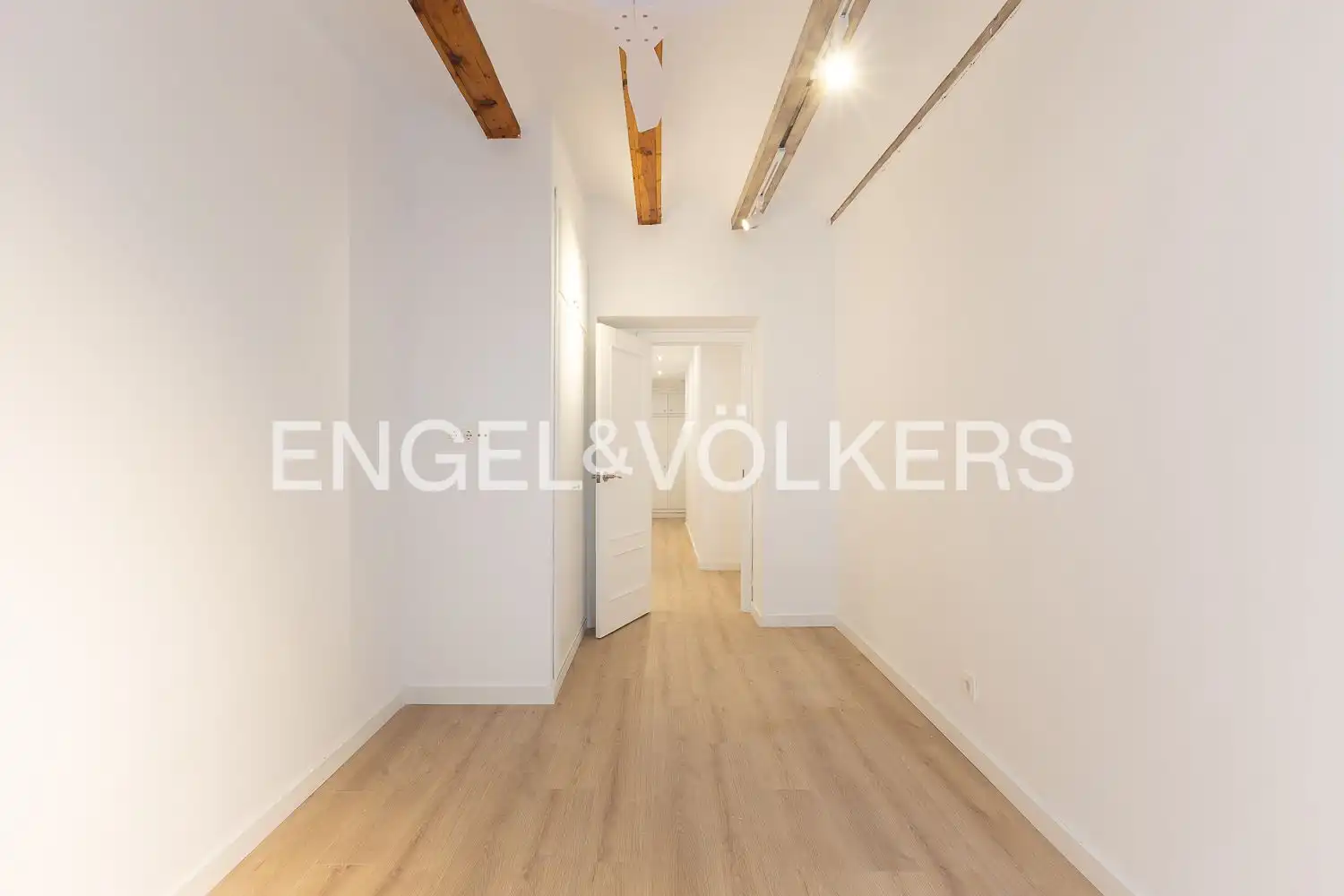 Flat for rent in Valencia  with Air Conditioner, Heating and Parquet flooring