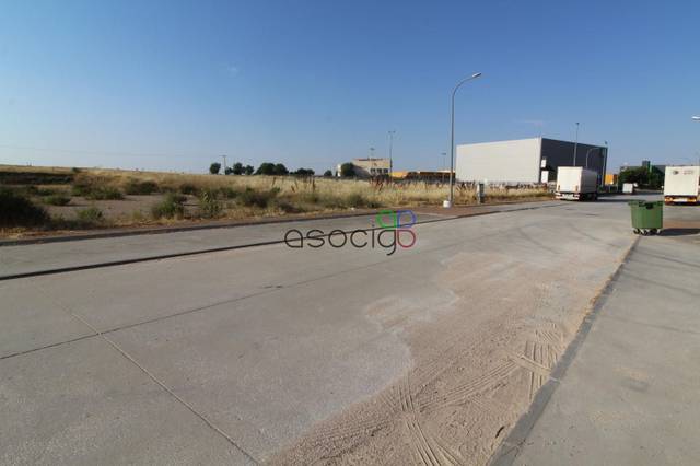 Terreno en Venta en La Cateruela en Población de Arroyo