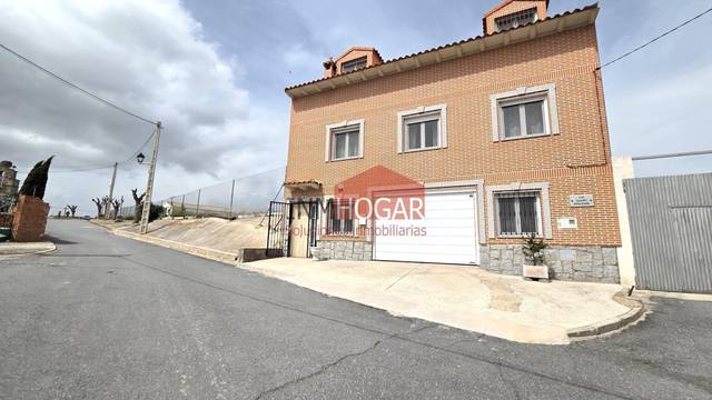 Casa-chalet en Venta en Aveinte