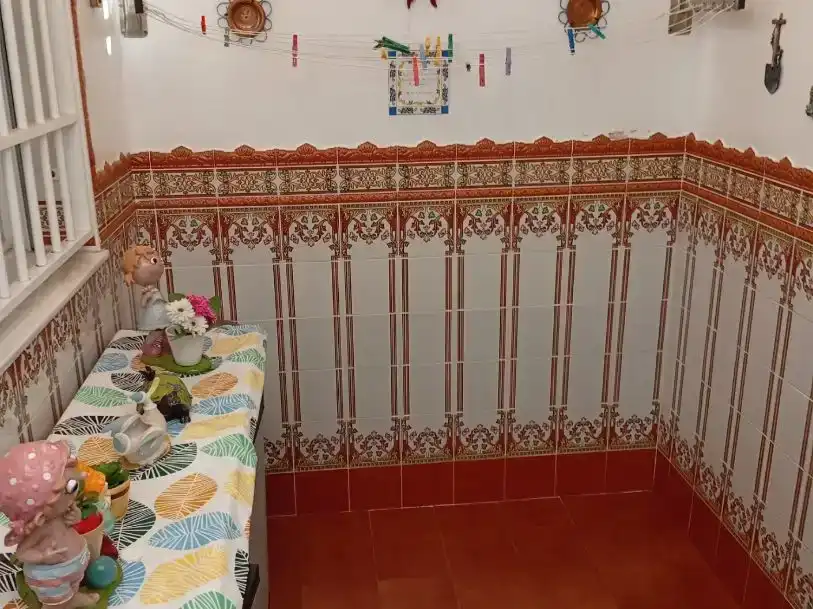 Cuina de Casa adosada en venda en Motril amb Aire condicionat, Jardí privat i Moblat