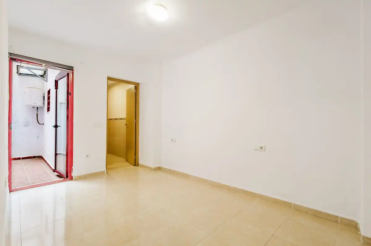 Planta baja en venta en Málaga con Calefacción