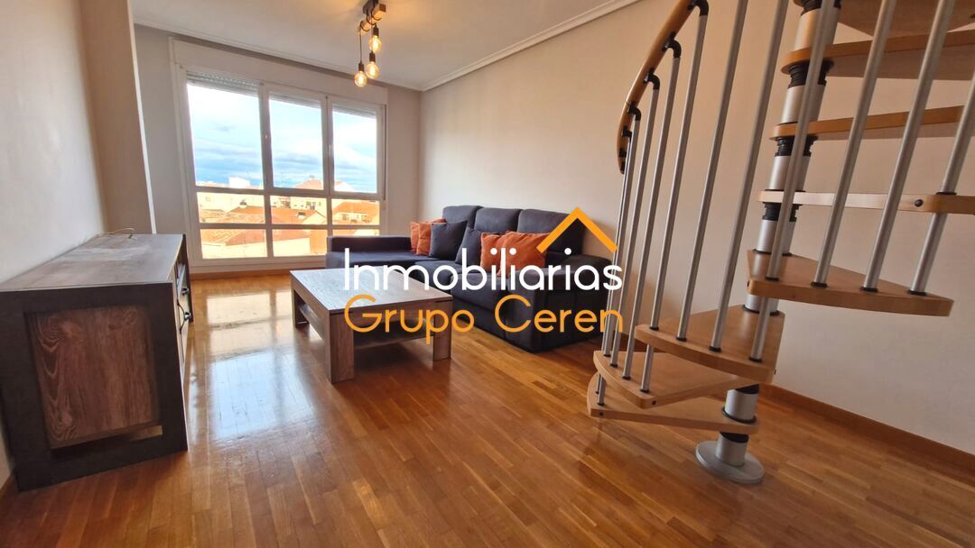 Vista exterior de Apartamento de alquiler en Santo Domingo de la Calzada con Calefacción, Terraza y Trastero