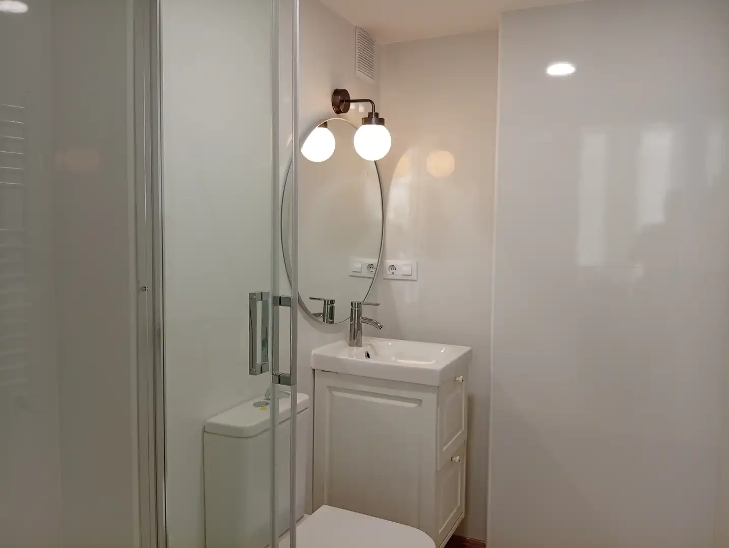 Baño de Piso en venta en Madrid con Aire acondicionado, Calefacción y Amueblado