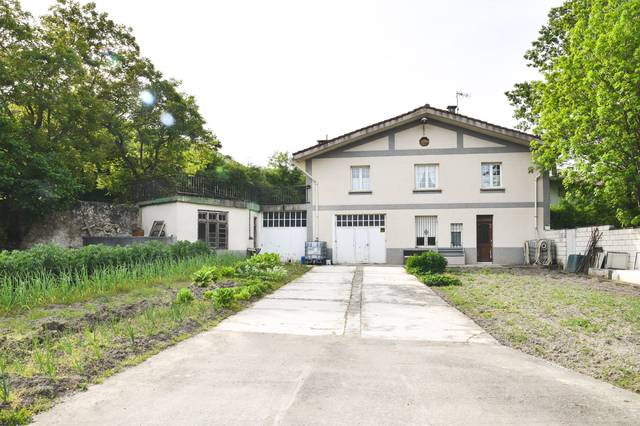 Casa-chalet en Venta en Asparrena