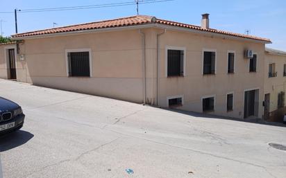 Vista exterior de Casa o xalet en venda en Santa Cruz de la Zarza amb Aire condicionat, Calefacció i Terrassa