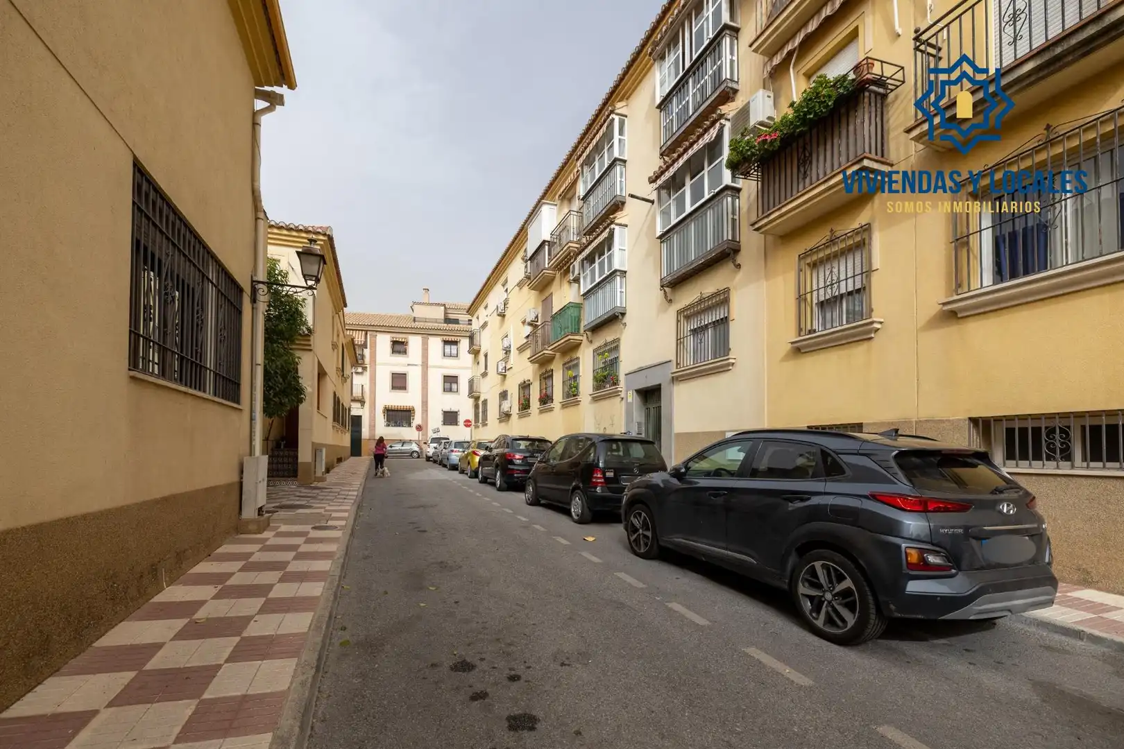Vista exterior de Piso en venta en La Zubia con Calefacción y Balcón