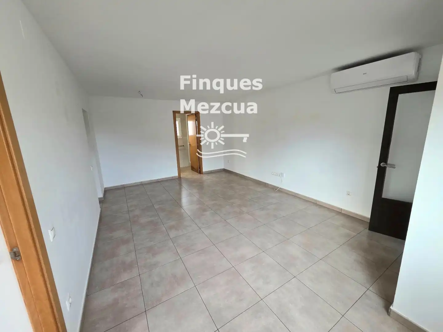 Casa adosada en venta en Els Munts