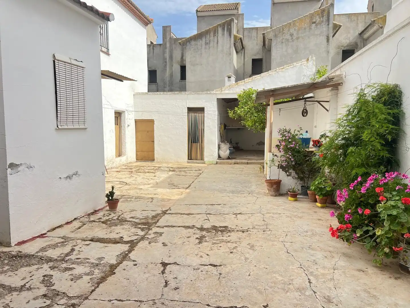 Vista exterior de Casa o xalet en venda en Mollina amb Jardí privat, Traster i Balcó