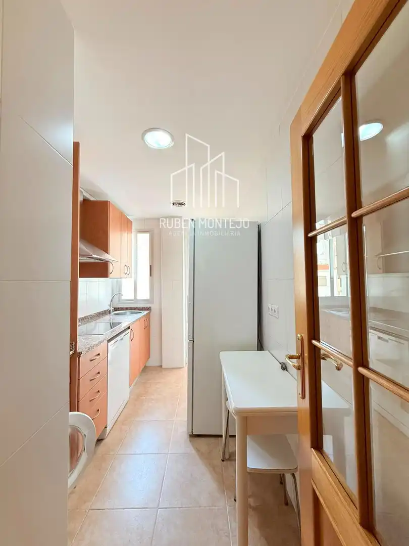 Cocina de Piso de alquiler en Salamanca con Calefacción, Terraza y Horno