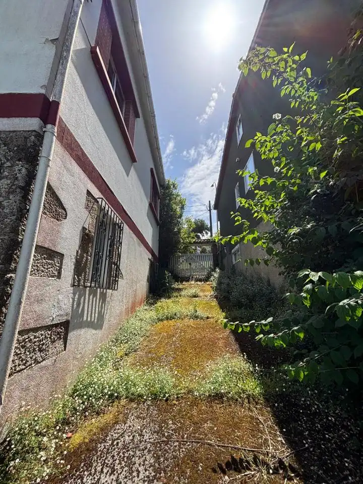 Vista exterior de Casa o xalet en venda en Betanzos amb Calefacció, Jardí privat i Terrassa