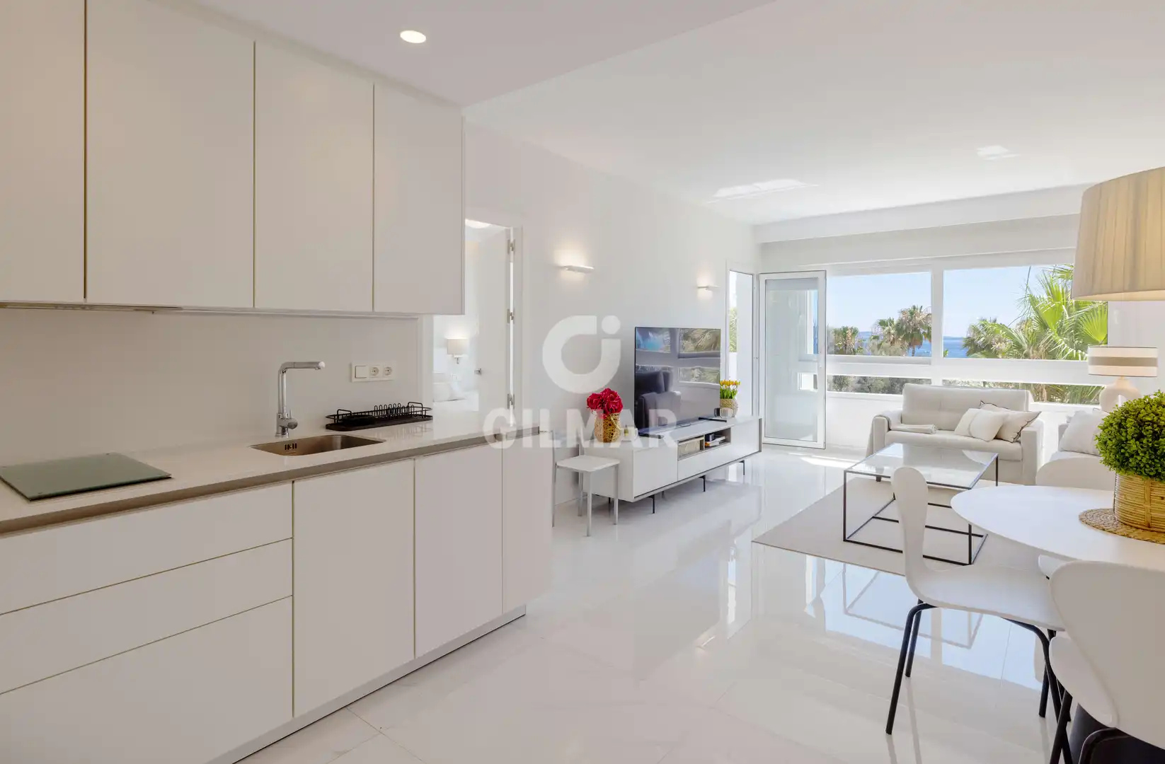 Sala d'estar de Apartament en venda en Marbella amb Calefacció, Jardí privat i Traster