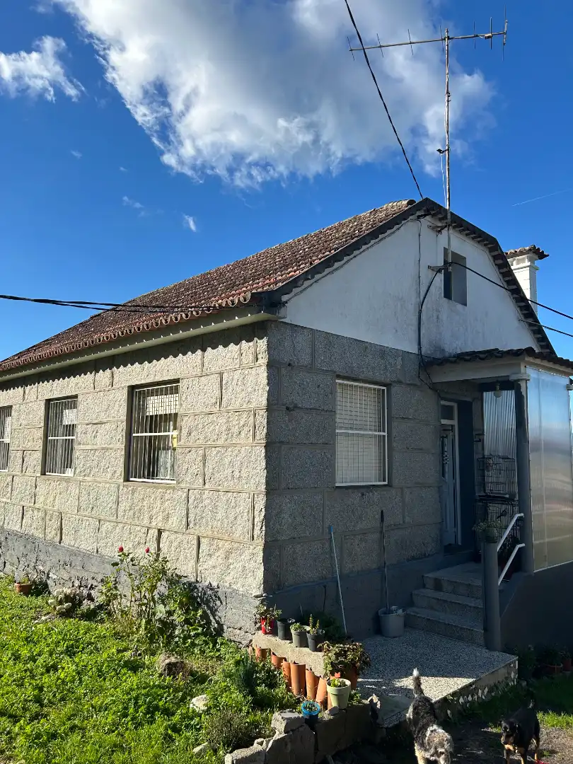 Vista exterior de Casa o xalet en venda en Pontevedra Capital  amb Moblat