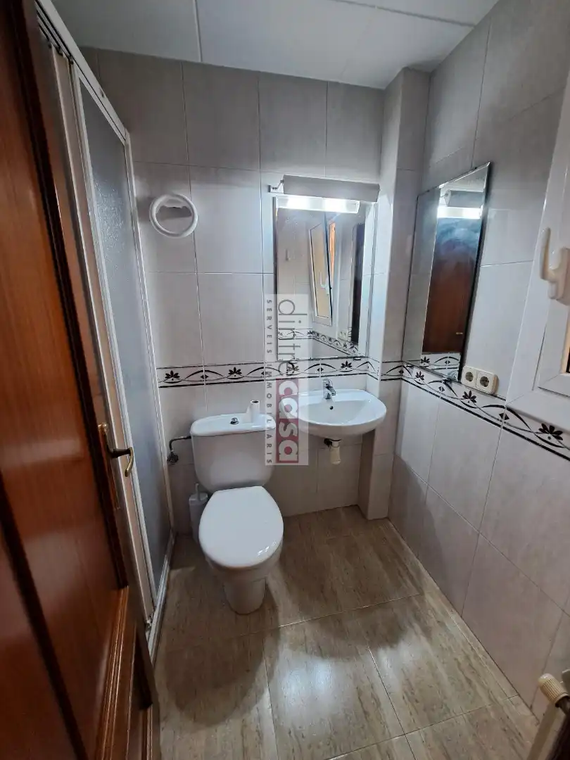Badezimmer von Wohnung zum Verkauf in Tordera mit Klimaanlage, Heizung und Ofen