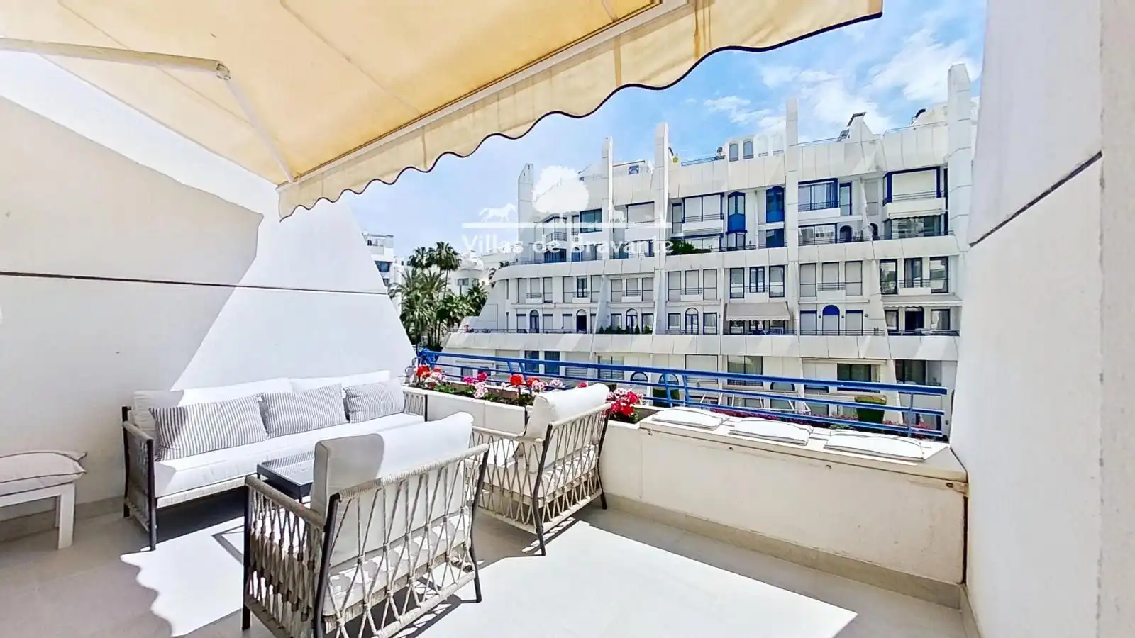 Terraza de Dúplex en venta en Marbella con Aire acondicionado, Calefacción y Parquet
