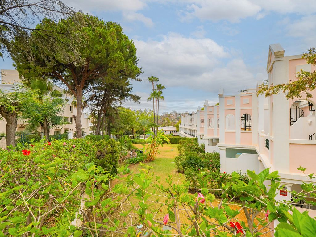 Garden of Duplex for sale in Marbella  with Swimming Pool