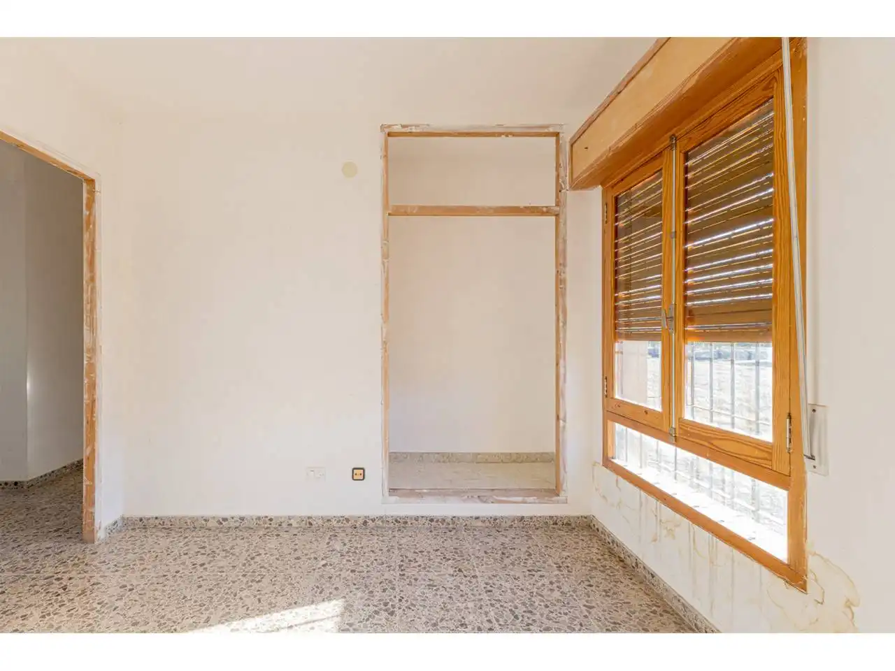 Houses for sale in Ontinyent  with Private garden and Terrace