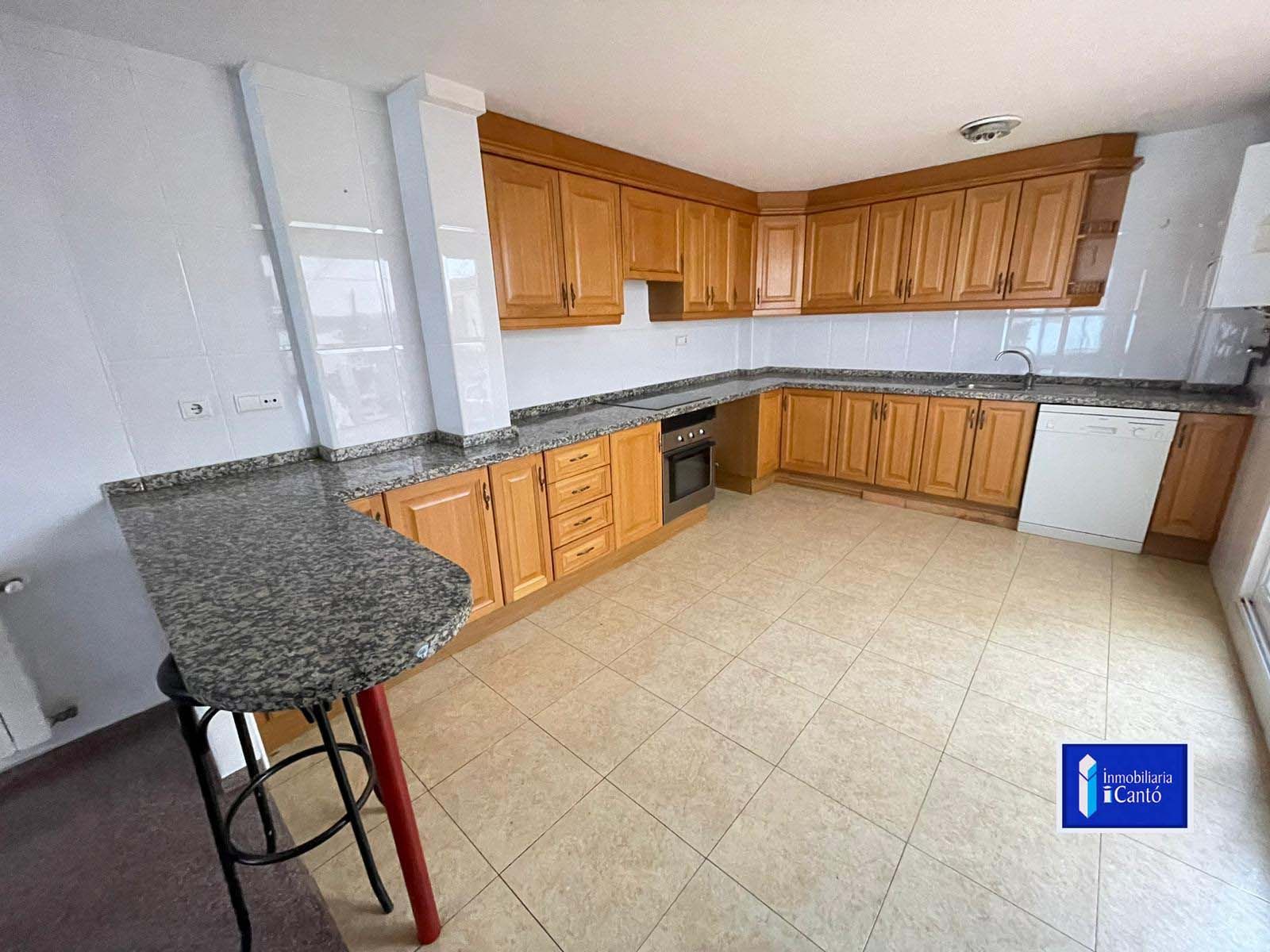 Cocina de Piso en venta en Alcoy / Alcoi con Calefacción, Terraza y Balcón