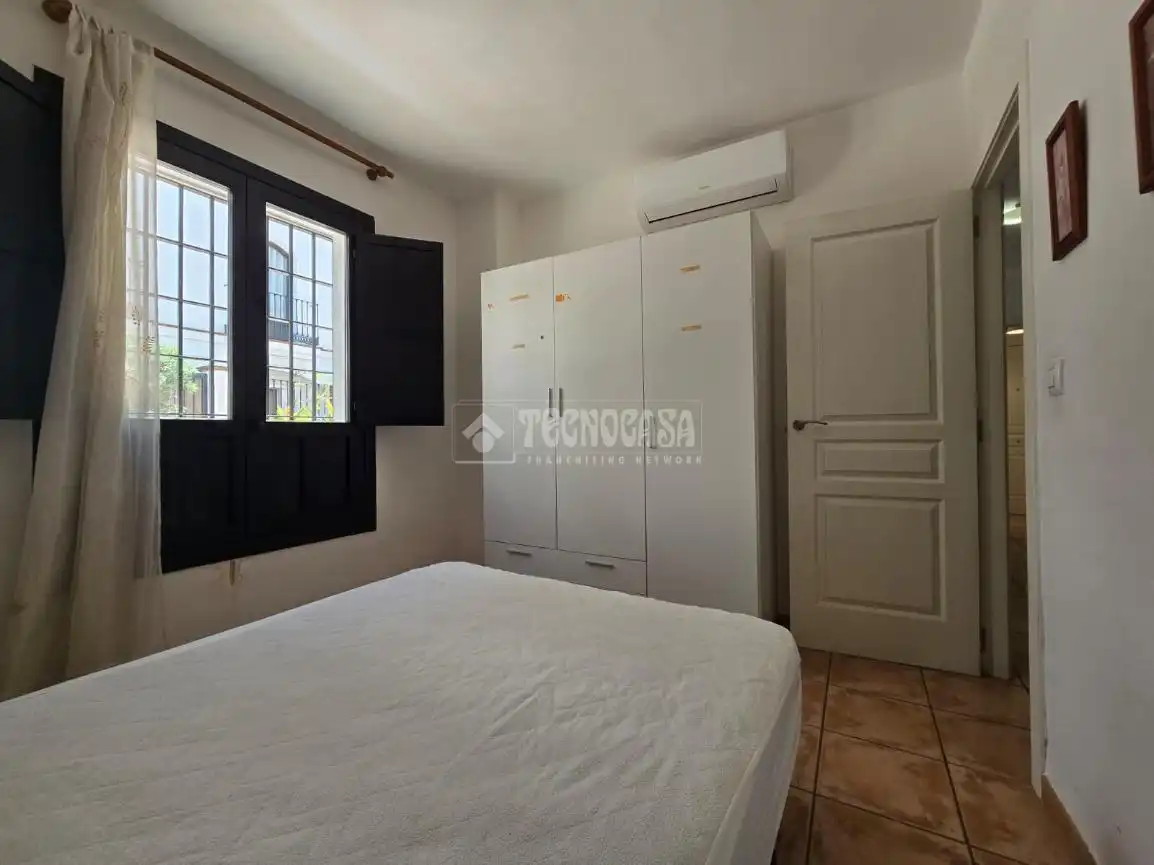 Habitación de Piso en venta en Vélez de Benaudalla con Aire acondicionado, Terraza y Piscina comunitaria